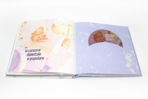 Libro con porta CD-4