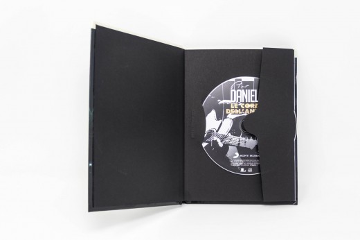 Libro con porta CD-11
